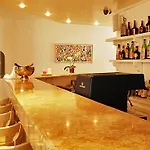 Hotel Petasos Chic