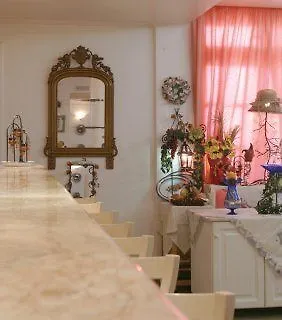 Petasos Chic 3*